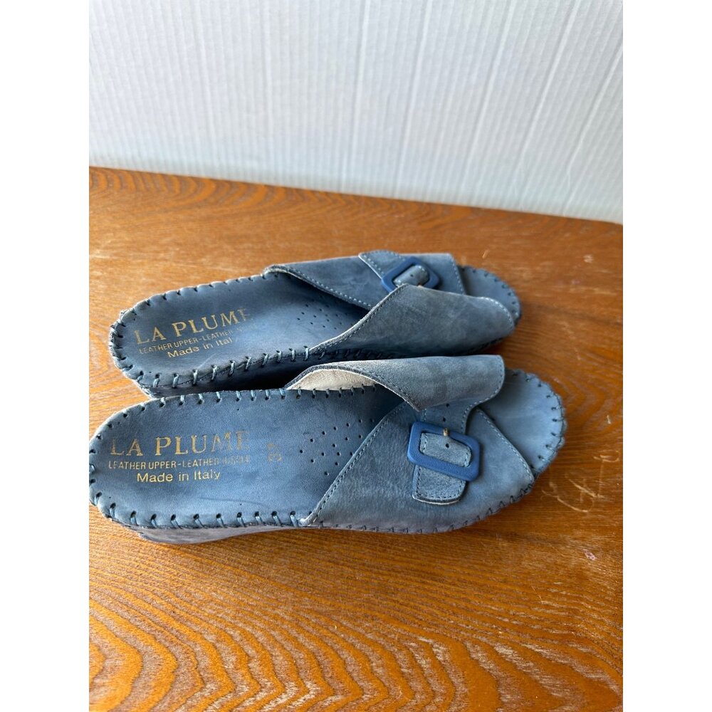 La Plume Women's Size 38 Blue Leather Slip-On Sandals With Buckle Accent Sz 6.5 - Picture 6 of 9